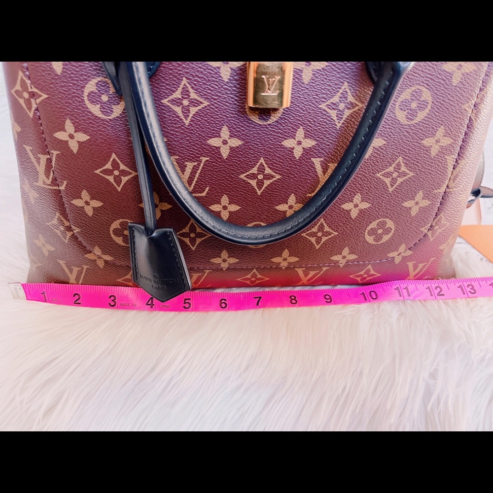 🍾🥂⛔️SOLD!⛔️🥳Louis Vuitton Tote Handbag - Picture 14 of 16